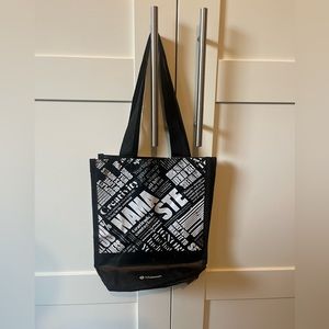 Black Lululemon Reusable Bag (Good-Like New Condition)
